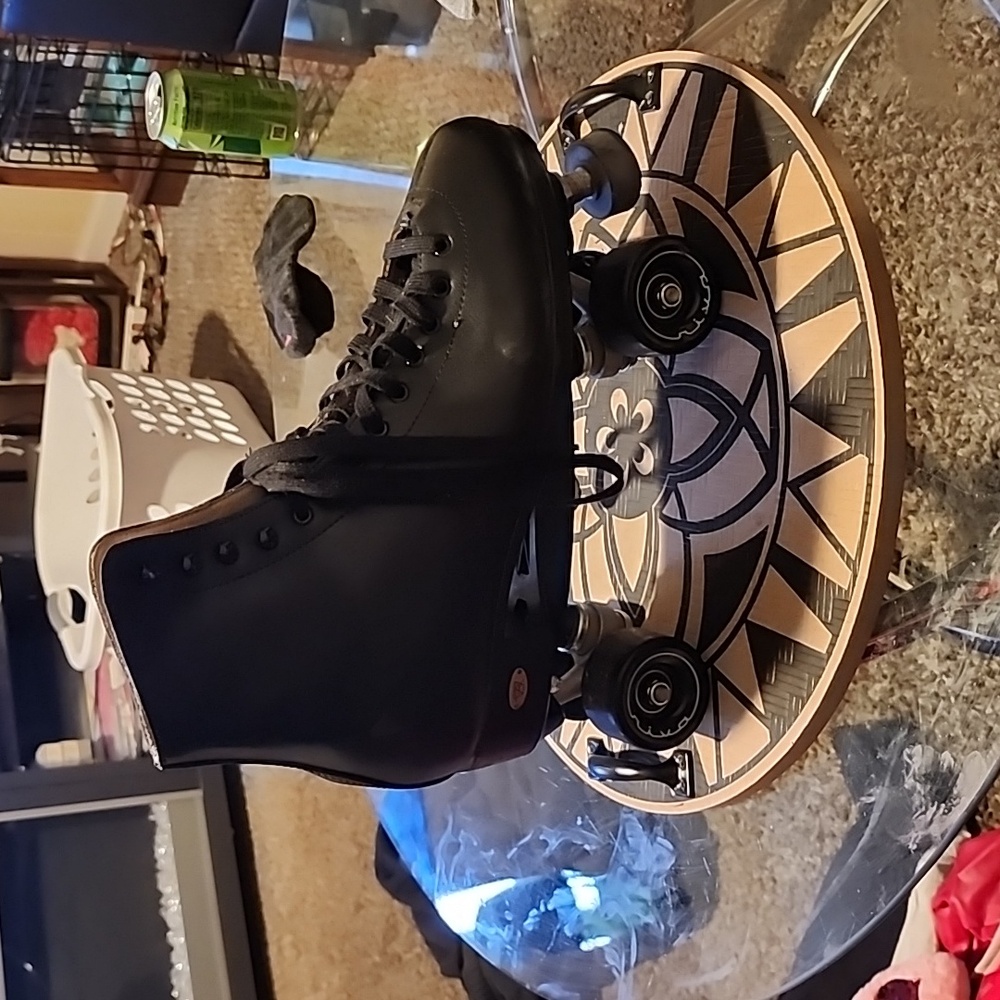Skates